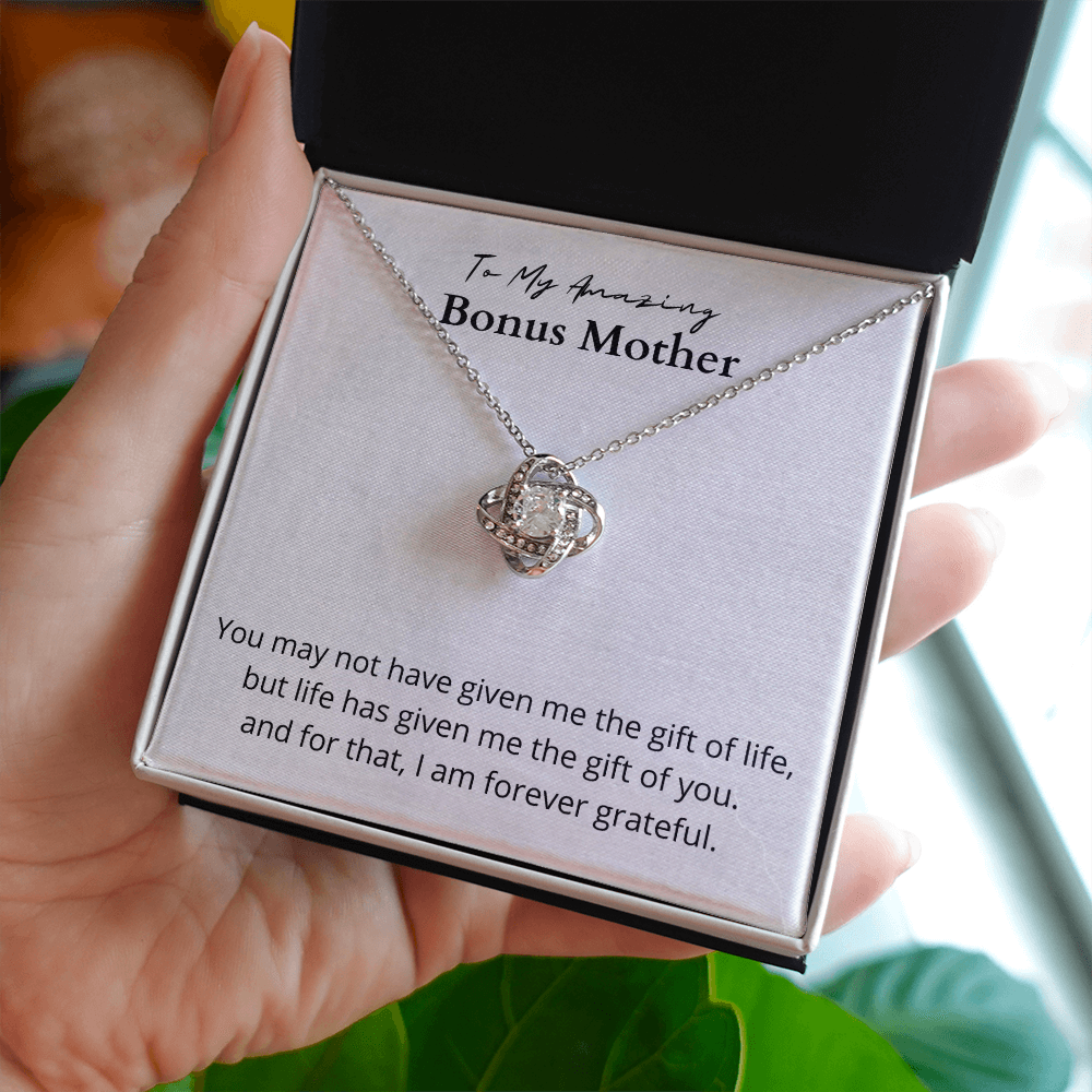 Beautiful Love Knot Necklace For Mother | Trios Gifts