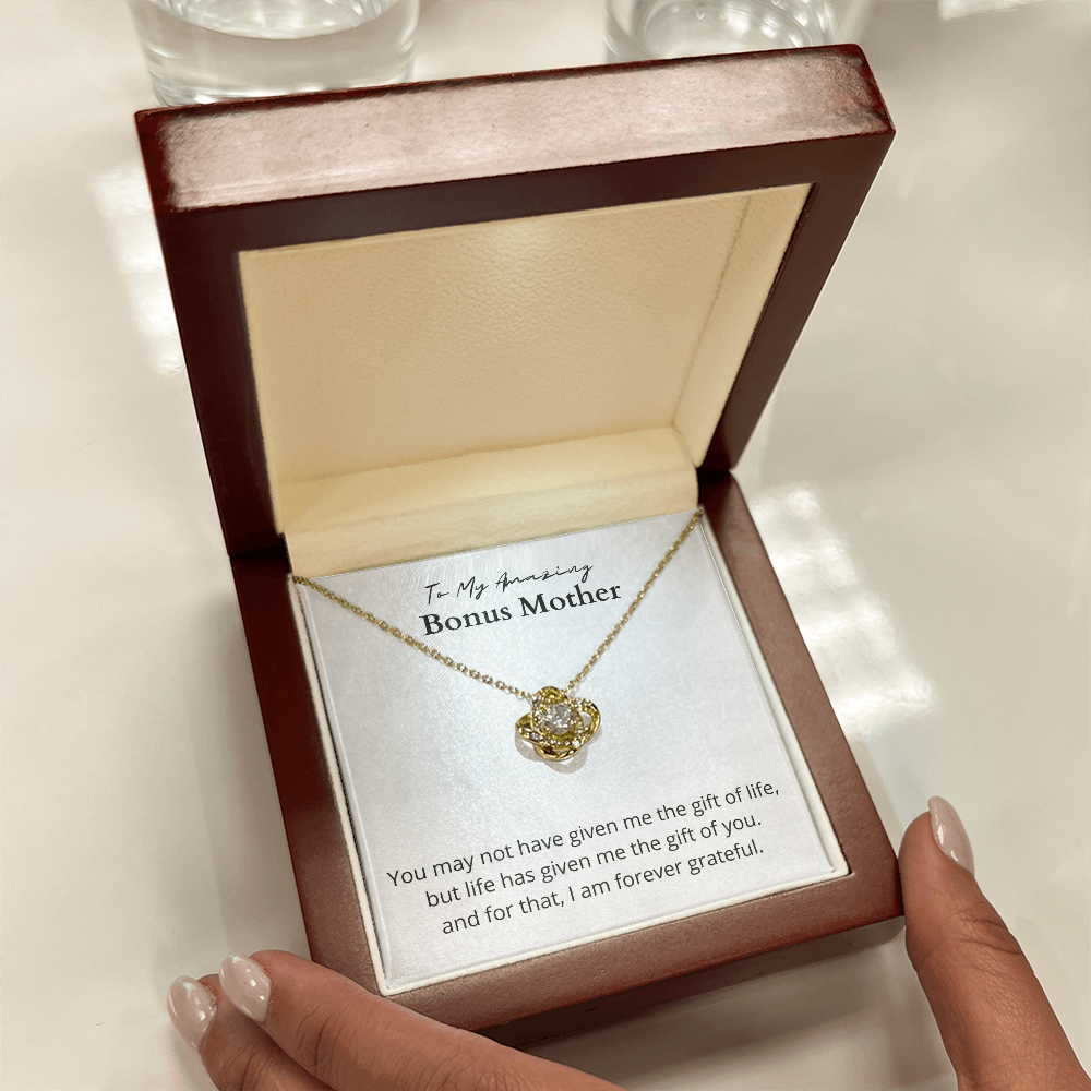 Beautiful Love Knot Necklace For Mother | Trios Gifts